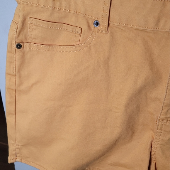 Ladies stretch Low Waist Shorts - Picture 8 of 10